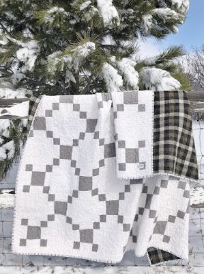 Quilt Patterns Monochromatic, Grey And White Quilts Ideas, Wedding Quilts Ideas Free Pattern, Neutral Quilts Ideas, Neutral Colored Quilt, Quilts For Men Patterns, Farm Quilts, Irish Chain Quilt Pattern, Monochromatic Quilt