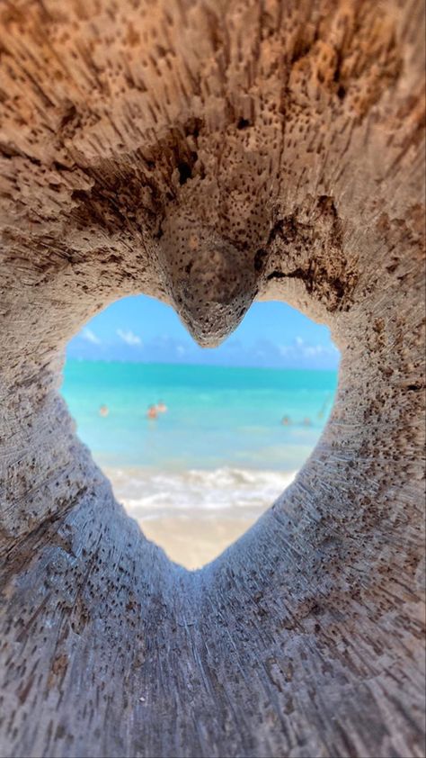 Heart Beach Wallpaper, Heart On Beach Sand, Carolyn Core, Moon Magic Art, Heart In Sand, Hart Pictures, Beach Trends, Beautiful Summer Wallpaper, Beach Heart