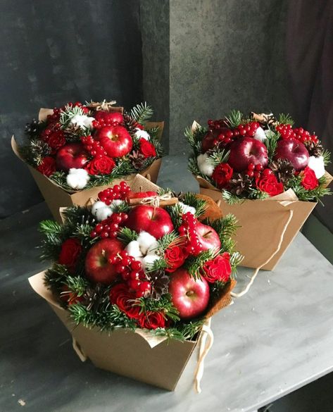 Fruit Bouquet Diy, Fruit Flower Basket, Fruit Bouquet Ideas, Vegetable Bouquet, Fruit Hampers, Food Bouquet, Edible Bouquets, Diy Bouquet Wrap, Fruit Basket Gift