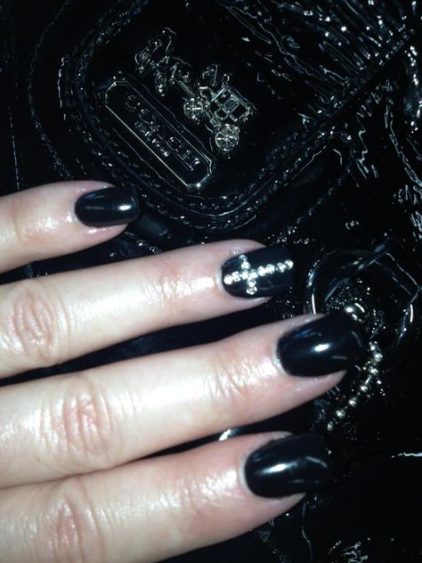 My Nails - Black With Cross Small Black Nail Design, Black Stud Nails, Short Black Nails With Cross, Black Nails With Diamonds Rhinestones, Cross Design Nails, Black Nails With Cross, Short Grunge Nails, Black Nails With Gems, Cross Nail Designs