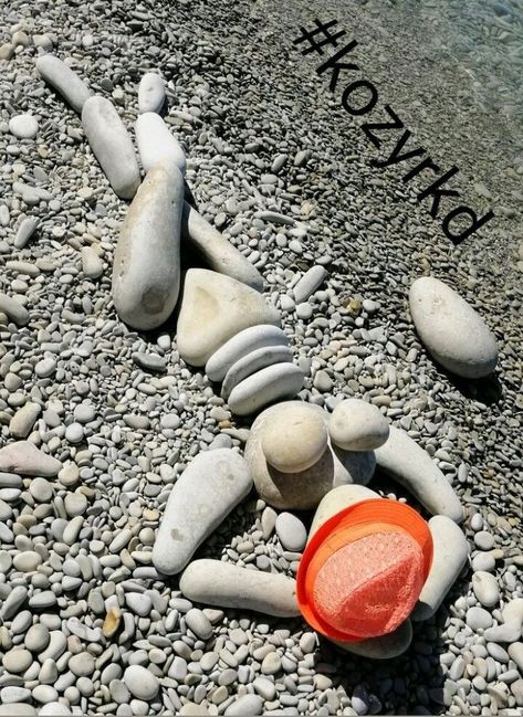 Gemstone Sculpture, Beach Rock Art, Stone Pictures Pebble Art, Pebble Art Family, Rock Sculpture, Rock Garden Design, Art Pierre, Subtle Beauty, Exploring Nature