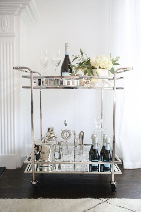 Trolley Decor, Drink Trolley, Bar Cart Inspo, Gold Bar Cart Styling, Bar Cart Design, Diy Bar Cart, Bar Trolley, Gold Bar Cart, Outside Bars