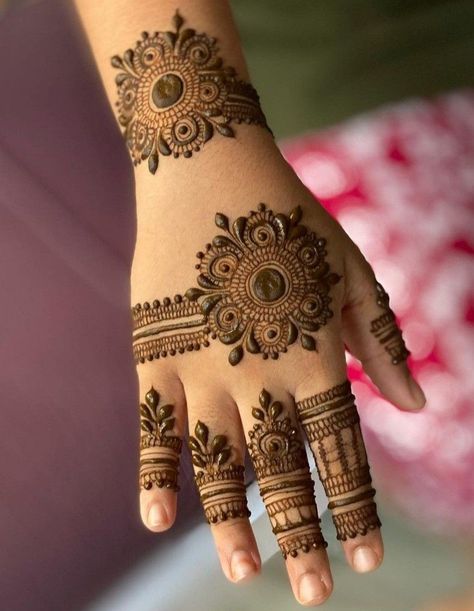 henna tattoo henna designs henna henna tattoos henna tattoo designs henna hand henna design henna tattoo design henna tattoos designs hennas hennas tattoo henna hands henna brows hennas designs henna designs easy henna haarfarbe henna brow mehndi design henna kleid henna abend kleid simple mehndi design henna augenbraue henna haarfarbe dm henna abend bridal mehndi design henna designs easy mehndi design henna design simple mehndi design Aesthetic Mehendi Back Hands, Mehendi Designs For Hands Simple Palm, Mehendi Palm, Mehndi Kids, Mehendi Designs For Back Hands, Mehendi Back Hand, Inspo Henna, Henna Design Simple, Finger Mehendi Designs