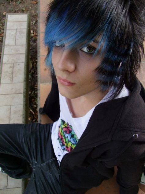 Emo Scene Hair Boy, Emo Boy Haircut, Scene Boy Hair, Scene Kid Hair, Emo Hair Color, Black Scene Hair, Short Emo Hair, Scene Boy, Scene Haircuts