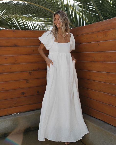 The Candace maxi dress in white 🤍 A Worth Collective best seller for good reason. This high quality linen dress makes the perfect timeless addition to your capsule wardrobe! Available online now! White Maternity Maxi Dress, Ikat Dress, Maternity Maxi Dress, Maternity Pics, Maternity Maxi, Navy Midi Dress, Short Sleeve Mini Dress, Flowing Skirt, Sleeveless Floral Dress