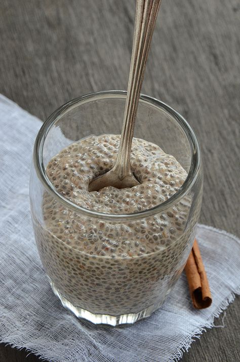 Healthy + Delicious Cinnamon-Vanilla Chia Seed Pudding Vanilla Chia Seed Pudding Recipe, Vanilla Chia Seed Pudding, Chia Seed Recipes Pudding, Chia Recipe, Chia Seed Recipes, Metabolic Diet, Fast Metabolism Diet, Chia Seed Pudding, Cinnamon Vanilla