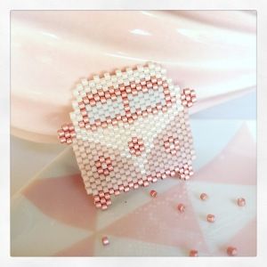 Miyuki Beads Pattern, Seed Bead Crafts, Art Perle, Combi Vw, Brick Stitch Earrings, Brick Stitch Pattern, Bead Weaving Patterns, Loom Bands, Bead Loom Patterns