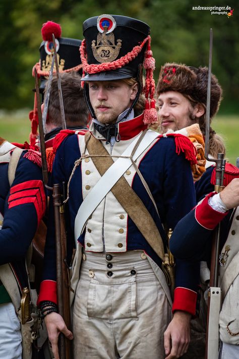 www.andreasspringer.de French Napoleonic Uniforms, France Revolution, Men's Military Uniform, Napoleonic Infantry, Century Uniforms, Folk Clothing, Alternate History, French Revolution, Napoleonic Wars