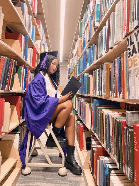 Graduation Pictures In Classroom, Graduation Photoshoot Unique, Non Traditional Photo Shoot, Library Photo Shoot Graduation, Graduation Pictures In Library, Black Graduate Aesthetic, Non Traditional Graduation Photos, Grad Photoshoot College, Chemistry Graduation Pictures