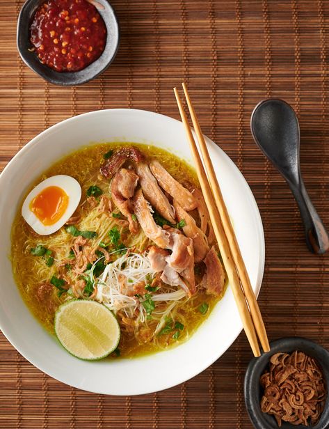 Soto Ayam Recipe, Spicy Soup Recipes, Indonesian Chicken, Sup Ayam, Spicy Soup, Homemade Noodles, Indonesian Cuisine, Crispy Fried Chicken, Chicken Noodle Soup