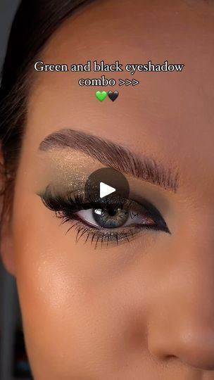 Green And Black Eyeshadow, Coloured Eyeshadow, Pot Eyeliner, Colour Eyes, Paradise Mascara, Green Eyeshadow Look, I Love Green, Maybelline Eyeshadow, Black Eyeshadow