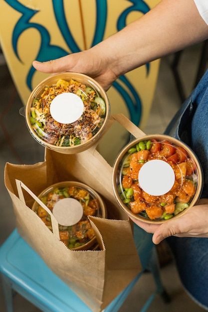 Delivery of biodegradable containers wit... | Premium Photo #Freepik #photo #healthy-meal #lunch #salad #food-bowl Take Out Aesthetic Food, Photo Food Ideas, To Go Food Photography, Delivery Food Photography, Food Delivery Photography, Takeaway Food Photography, Food Delivery Aesthetic, Meal Box Packaging, Salad Branding