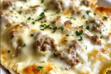 Sausage Alfredo Ravioli Lasagna, Italian Sausage Alfredo, Alfredo Ravioli, Sausage Alfredo, Ravioli Lasagna, Traditional Lasagna, Cheese Ravioli, Sausage Recipe, Weekly Meal Plan