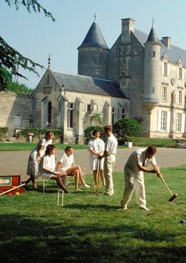 the pink clutch ...: Croquet Love! Super Rich Kids, Chateau France, A Castle, Rich Kids, Rich Life, Boarding School, Dream Lifestyle, High Society, Old Money Aesthetic