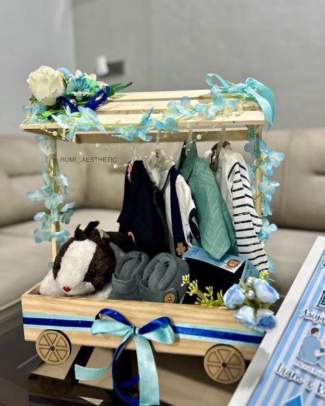 Perfect baby boy hamper to gift 🥹💙 #rumi#rumiaesthetic#shiroor#shiroorcreation #reel#reelinstagram #viral#trending #shorts#babyboy#babyboyhamper#babygift#hamper#gift Baby Boy Hamper Ideas, Baby Hampers Ideas Gift, Baby Shower Gift Basket For Boys, Hampers Ideas, Baby Boy Hamper, Baby Hampers, Hamper Gift, Birthday Hampers, Packing Ideas