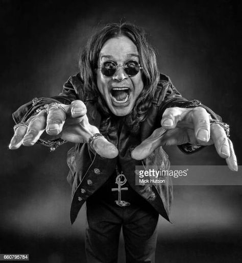 Ozzy Osbourne Black Sabbath, Rock N Roll Art, Prince Of Darkness, Celebrity Stars, Music Artwork, Desenho Tattoo, Foto Art, Rock Legends, Ozzy Osbourne