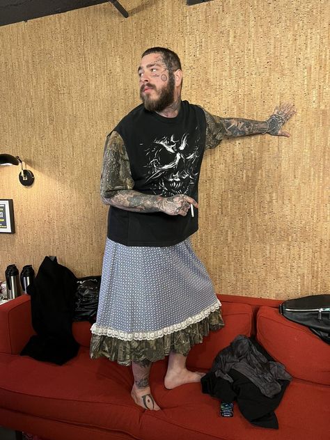 Post Malone Concert Outfit, Boys Ootd, Post Malone Concert, Post Malone, Snl, Music Fashion, A Dress, Men's Style, Concert Outfit