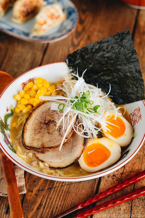 This bowl of delicious and authentic Miso Ramen is going to satisfy your craving! Prepare toppings like Chashu and Ramen Egg ahead of time so you can serve the homemade ramen noodles in less than 30 minutes! #misoramen #ramen #ramennoodlerecipes #bestramennoodlerecipes | Easy Japanese Recipes at JustOneCookbook.com Yakimeshi Recipe, Miso Ramen Recipe, Authentic Ramen, Homemade Ramen Noodles, Ramen Toppings, Ramen Egg, Pork Ramen, Just One Cookbook, Miso Ramen