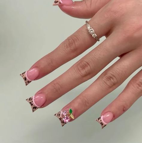 Short Duck Nails, Halloween Acrylic Nails, Duck Nails, Girly Acrylic Nails, Simple Acrylic Nails, Work Nails, Dope Nail Designs, Leopard Nails, Classy Acrylic Nails