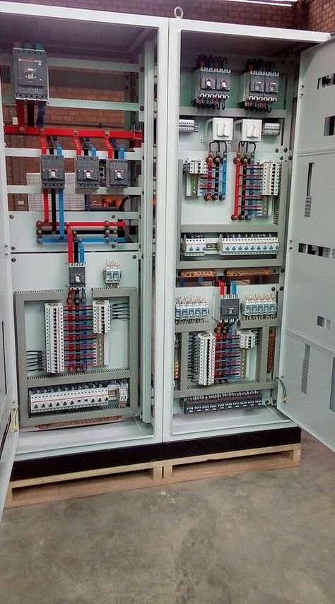 Panel Board Electrical, Electrical Panel Wiring, Electrical Engineering Books, Electrical Engineering Projects, Electrical Cabinet, Electric Panel, Home Electrical Wiring, Electrical Circuit Diagram, Electrical Diagram