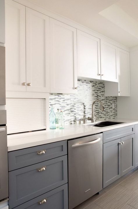 Kitchen Cabinets Two Tone, Modern Kitchen Backsplash, Update Kitchen Cabinets, Two Tone Kitchen Cabinets, Kitchen 2024, Two Tone Kitchen, Gray Cabinets, Kitchen Backsplash Designs, Kitchen Cabinets Decor