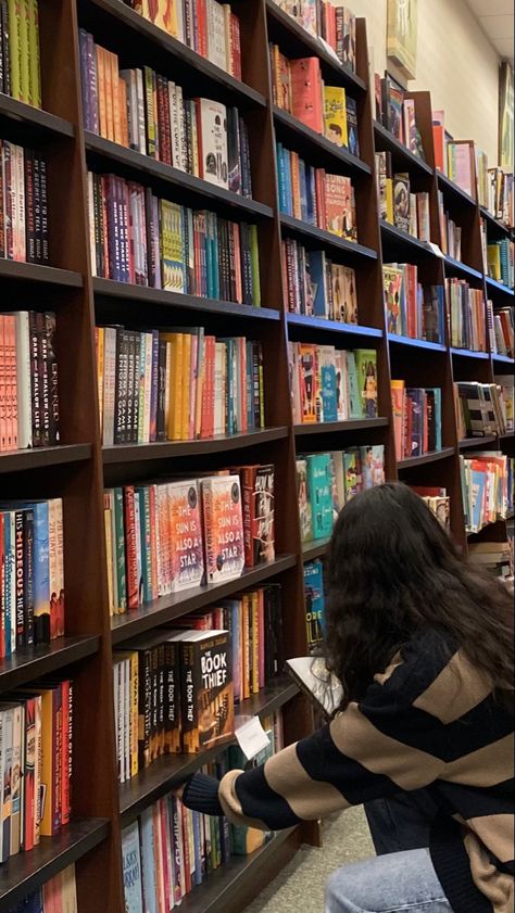 Book Shop Worker Aesthetic, Bookstore Worker Aesthetic, Bookstore Aesthetic, Reading Motivation, Library Aesthetic, Study Smarter, Book Cafe, Teen Life, World Of Books