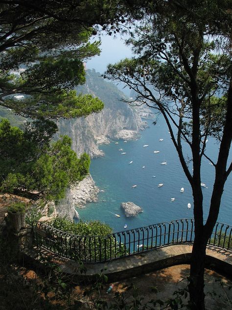 Capri Italia, Capri Italy, Italy Aesthetic, Dream Travel Destinations, Beautiful Places Nature, Beautiful Places To Travel, Pretty Places, Dream Destinations, Places Around The World