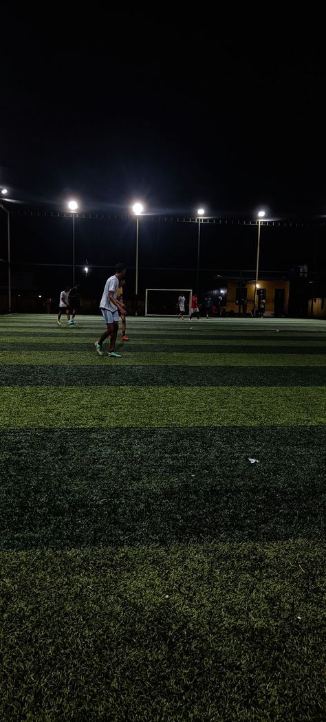 Night Football Snap, Football Ground Snap, Football Fake Story, Football Snapchat Stories, Football Story Instagram, Indian Gym Snap, Football Pitch Aesthetic, Football Instagram Story, Pap Futsal