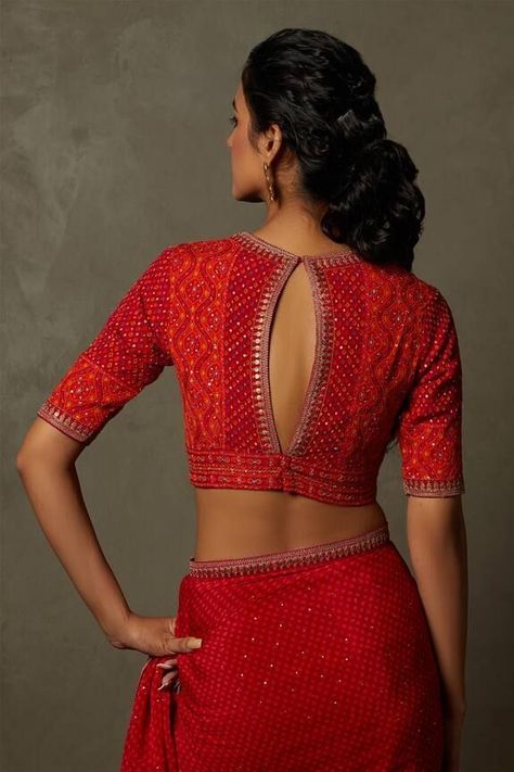 Blouse Back Designs, Traditional Blouse Designs, Ritu Kumar, Blouse Back, Classic Blouses, Unique Blouse Designs, Saree Blouse Designs Latest, Indian Blouse, Unique Blouse