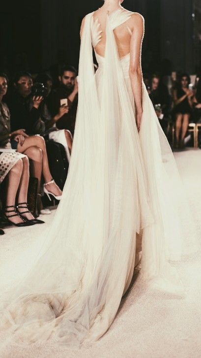 Gown Aesthetic, Marchesa Spring, Model Aesthetic, Runway Dresses, Dress Aesthetic, Grad Dresses, Gala Dresses, Mode Inspo, Spring Summer 2016