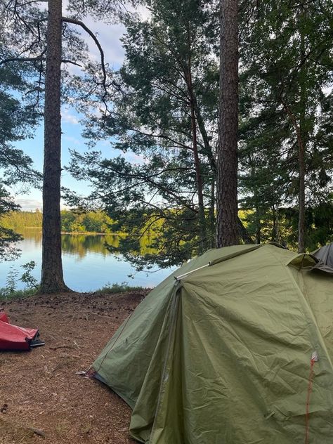 2025 Manifestation, Sweden Aesthetic, Hunter Of Artemis, Wild Camping, Outdoor Aesthetic, Camping Aesthetic, Book Aesthetics, Lake Cabins, Granola Girl