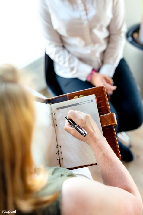 Patient meeting with a therapist | premium image by rawpixel.com Psychology Jobs, About Psychology, Psychology Studies, Therapist Office, Psychology Student, Future Jobs, Mental Health Care, Marriage Counseling, Dream Board