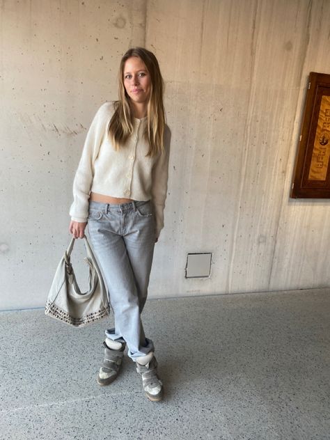 Isabel Marant Beckett Outfit, Isabel Marant Sneakers Outfit, Sneakers Winter Outfit, Isabel Marant Outfit, Fall Jackets Outfit, Stockholm Stil, Isabel Marant Sneakers, Stockholm Fashion, Sneakers Outfit