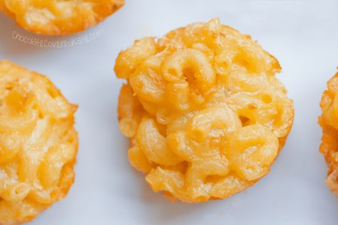 Get ready to love mac and cheese even MORE than you already do. Say hello to the portable version of mac and cheese – Appetizers will never be the same!!! These cheesy homemade mac and cheese snacks are baked in a muffin tin for an easy and crowd-friendly appetizer that will have everyone asking for...Read More » Max And Cheese, Mac And Cheese Muffins, Mac And Cheese Cups, Cheese Cups, Chocolate Covered Katie, How To Cook Kale, Healthy Meal Ideas, Baby Led Weaning Recipes, Weaning Recipes