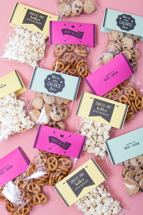 Calorie Free Snacks, Snack Favors, Wedding Snack, Wedding Snacks, Anniversaire Diy, Cheap Favors, Tafel Decor, Diy Wedding Gifts, Snack Gift