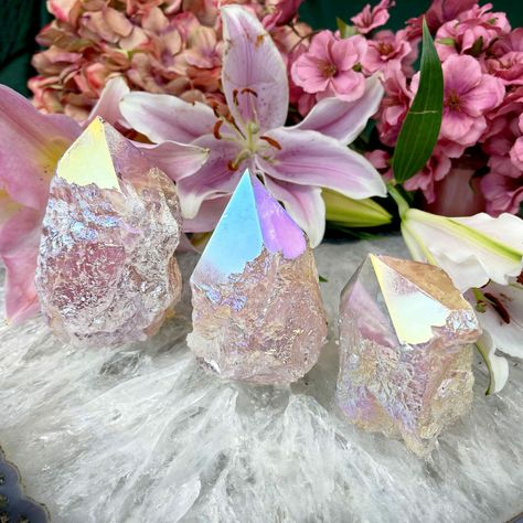 Angel_Aura_Rose_Quartz_Natural_Sided_Generator_DD_1of3_6_2 Angel Aura Rose Quartz, Sage Goddess, Aura Rose Quartz, Attract Love, Spiritual Love, Orgone Energy, Beautiful Angel, Crystal Healing Stones, Druzy Quartz