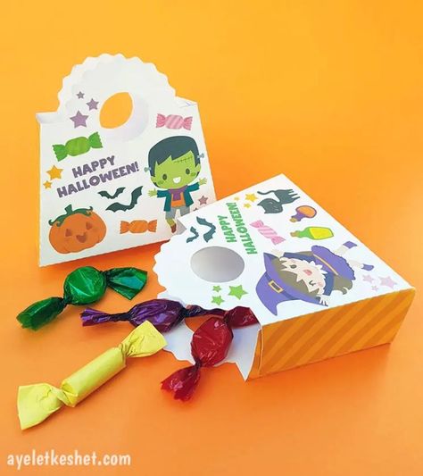 Diy Halloween Trick Or Treat Bags, Halloween Treat Bags Diy, Thanksgiving Cards Handmade, Cardstock Crafts, Kawaii Bag, Fun Halloween Crafts, Sweet Paper, Halloween Treat Bags, Halloween Party Favors