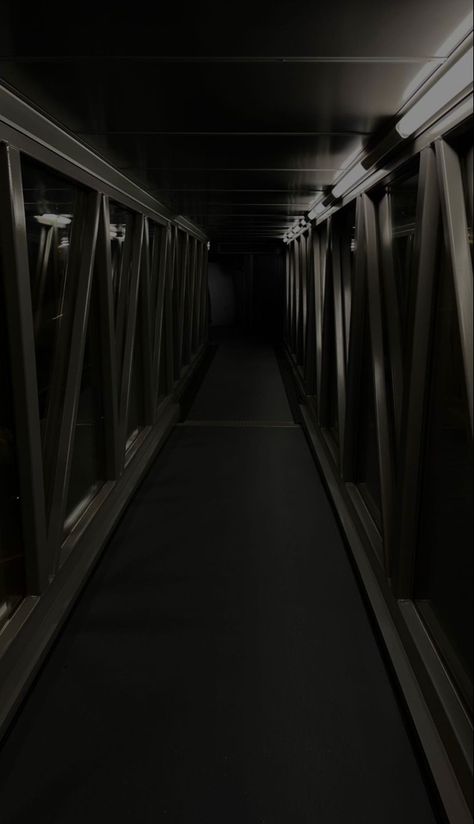 2022 Aesthetic, Airport Aesthetic, Travel Pictures Poses, Pictures Poses, Dark Paradise, Instagram Theme, Black Aesthetic Wallpaper, Aesthetic Instagram Theme, Dark Photography