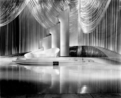 Art Deco Event, Art Deco Theater, Art Deco Interiors, Deco Interiors, Theatre Design, Art Deco Home, Theatre Set, Beaded Curtains, Scenic Design