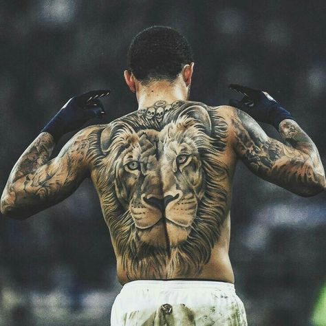 Memphis Depay Tattoo, Depay Memphis, Lion Back Tattoo, Manchester City Logo, Lion King Tattoo, Back Tats, Lion Head Tattoos, Memphis Depay, Sketch Tattoo Design