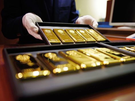 Gold Bullion Bars, Dr Congo, Gold Bars, Money Pictures, Gold Money, Jewelry For Girls, Gold For Sale, Money On My Mind, Pocket Money