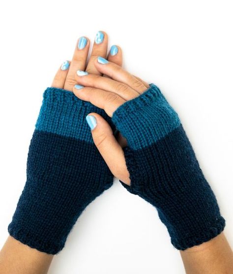 Diy Crochet Gloves, Fingerless Glove Pattern, Fingerless Gloves Knitting Pattern, Fingerless Mittens Knit, Gloves Knitting Pattern, Gloves Knitting, Knitting Gloves Pattern, Fingerless Gloves Knitted Pattern, Knitted Fingerless Gloves