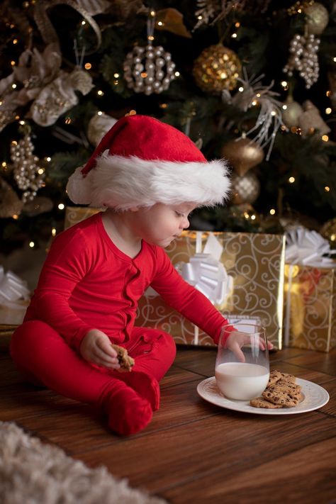 Milk And Cookie Christmas Pictures, Milk And Cookies Christmas Photo Shoot, Christmas Milk And Cookies Photo Shoot, Baby Christmas Cookie Pictures, Christmas Pictures Toddler Boy, Milk And Cookies Christmas Photos, Milk And Cookies Photo Shoot, Christmas Toddler Photoshoot, Toddler Christmas Photography