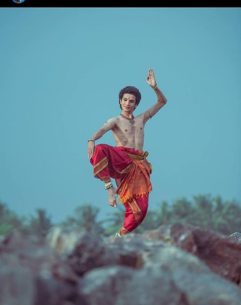 Male Classical Dancer, Bharatnatyam Drawing, Bharatanatyam Dancer, Dancer Drawing, Bharatanatyam Poses, Dancing Pose, Motorbike Art, Indian Women Painting, Dance Photography Poses