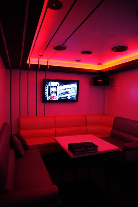 Vip Bar Design, Karaoke Room Ideas, Karaoke Room Design, Bar Room Design, Room Karaoke, Gaming Cafe, Resturant Interior, Lounge Aesthetic, Studio Lounge