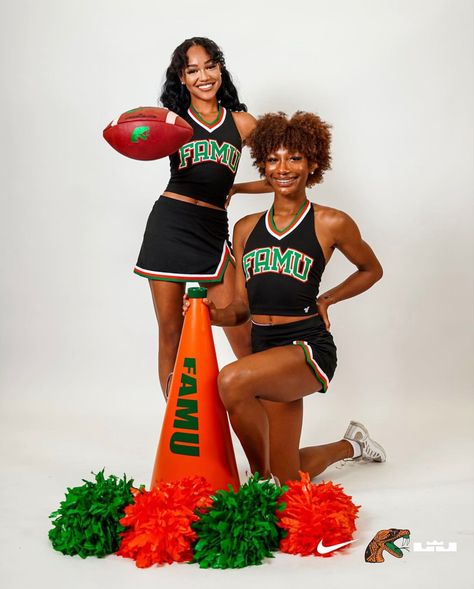 Media Day Poses Cheerleading, Cheerleading Photoshoot Ideas, Famu Cheer, Cheer Media Day Pictures, Media Day Poses Cheer, Cheer Photoshoot, Casual Athletic Outfits, Athletic Photoshoot, Cheerleading Picture Poses