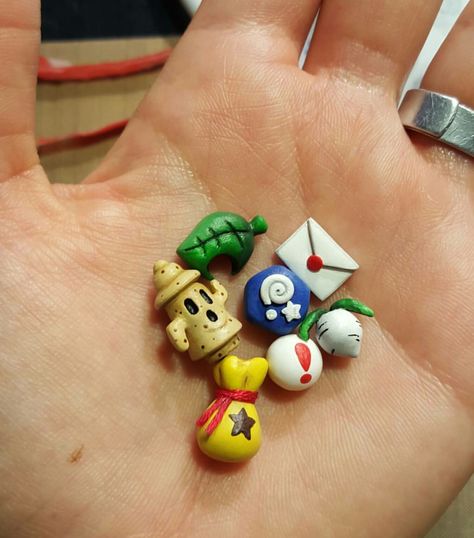 Clay Animal Crossing, Animal Crossing Items, Crea Fimo, Miniature Polymer Clay, Animal Crossing Characters, Clay Diy Projects, Polymer Clay Diy, Polymer Clay Animals, Cute Polymer Clay