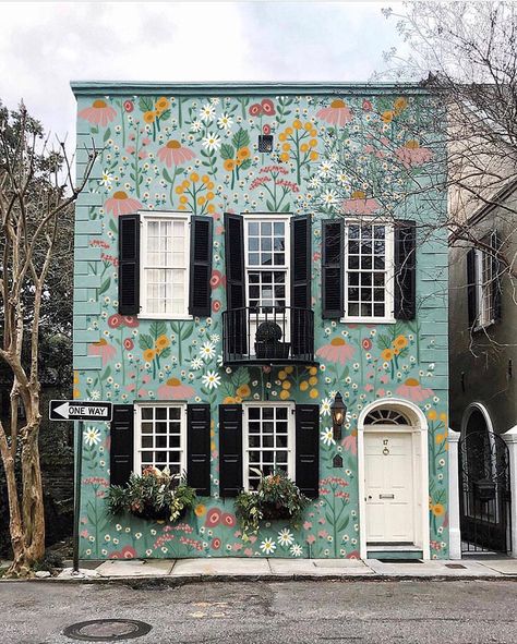 Sweetest Charleston house with florals by Audrey Smit | This Little Street @thislittlestreet Flowers Painted, Casa Exterior, Cute House, Pretty House, Beautiful Buildings, My Dream Home, Future House, Shutters, Curb Appeal