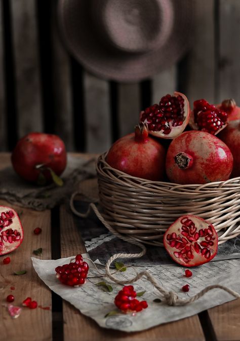 #yalda#pomegranate#photography# Happy Yalda Night, Pomegranate Pictures, Happy Yalda, Yalda Night, Pomegranate Recipes, Vegetable Pictures, Fruit Photography, Beautiful Fruits, Food Style