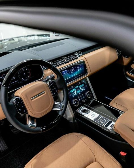 Aesthetic Cars Wallpaper, Range Rover Evoque Interior, Car 2023, Luxury Car Garage, Luxury Lifestyle Aesthetic, Cars Ideas, New Luxury Cars, Luxury Car Interior, Range Rover Classic